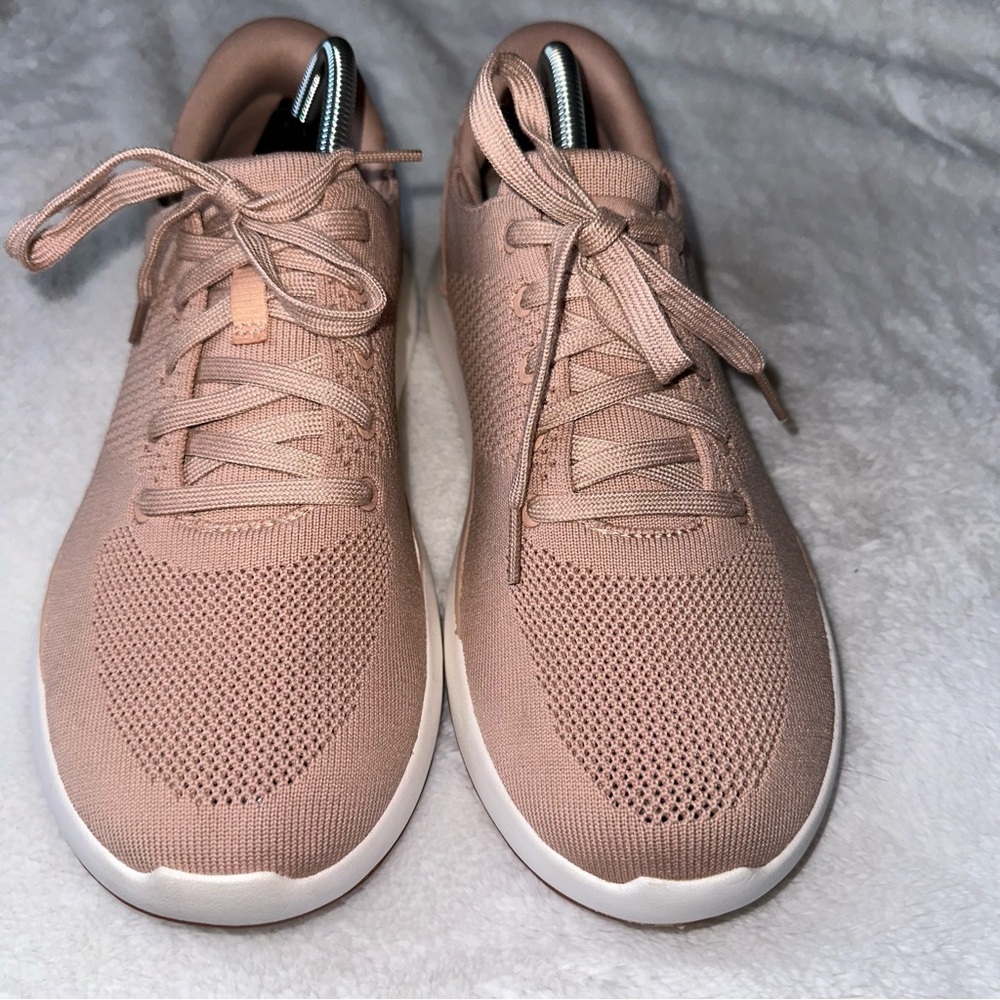 KIZIK Lima Hands Free Knit Sneakers Unisex Fawn Mens 9W Womens 10.5W Beige White - Picture 1 of 9